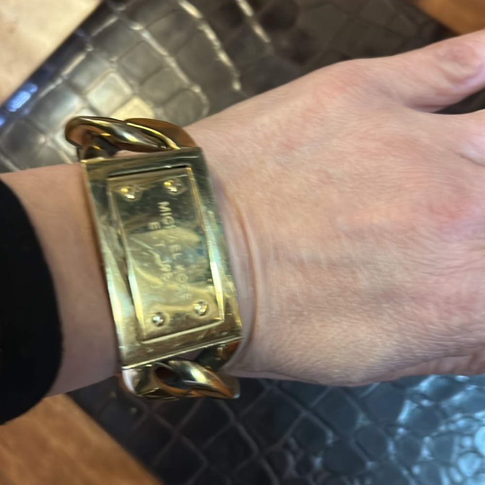 MICHAEL KORS GOLD plated Bracelet - Picture 4 of 5